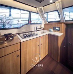 [I] jonkers_linssen-30-SL-Sedan-interieur_04.jpg