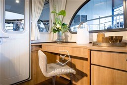 [I] jonkers_linssen-30-SL-Sedan-interieur_06.jpg