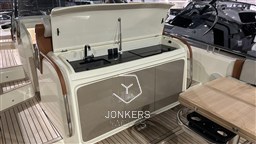 [E] Invictus GT370 - Jonkers Yachts (16).jpeg