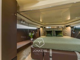 [I] Invictus GT370 - Jonkers Yachts # (3).jpg