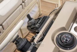 [E] Invictus GT370 Jonkers Yachts # (32).jpg