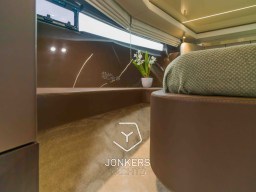 [I] Invictus GT370 - Jonkers Yachts # (4).jpg