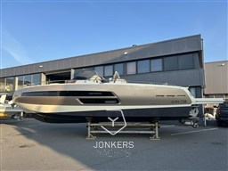 [E] Invictus GT370 - Jonkers Yachts (4).jpeg