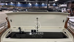 [E] Invictus GT370 - Jonkers Yachts (5).jpeg