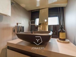 [I] Invictus GT370 - Jonkers Yachts # (10).jpg