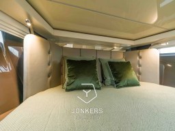 [I] Invictus GT370 - Jonkers Yachts # (5).jpg