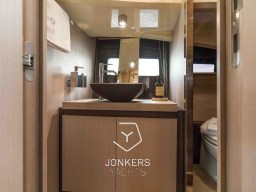 [I] Invictus GT370 - Jonkers Yachts # (9).jpg