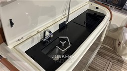 [E] Invictus GT370 - Jonkers Yachts (6).jpeg