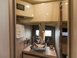 [I] Invictus GT370 - Jonkers Yachts # (11).jpg