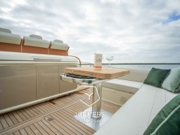 [E] Invictus GT370 Jonkers Yachts # (5).jpg