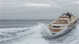 [E] Invictus GT370 Jonkers Yachts (14).jpg