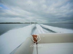 [E] Invictus GT370 Jonkers Yachts # (9).jpg