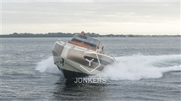 [E] Invictus GT370 Jonkers Yachts # (38).jpg