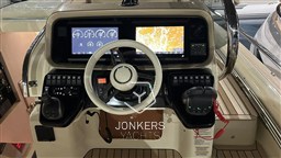 [E] Invictus GT370 - Jonkers Yachts (7).jpeg