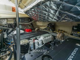 [I] Invictus GT370 - Jonkers Yachts # (26).jpg