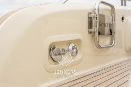 [E] Invictus GT370 Jonkers Yachts # (14).jpg