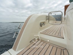 [E] Invictus GT370 Jonkers Yachts # (3).jpg