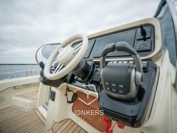 [E] Invictus GT370 Jonkers Yachts # (43).jpg