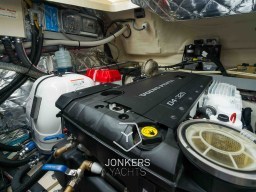 [I] Invictus GT370 - Jonkers Yachts # (28).jpg