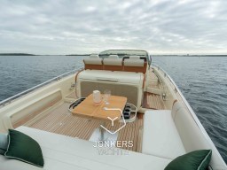 [E] Invictus GT370 Jonkers Yachts # (4).jpg
