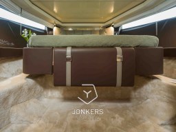 [I] Invictus GT370 - Jonkers Yachts # (16).jpg