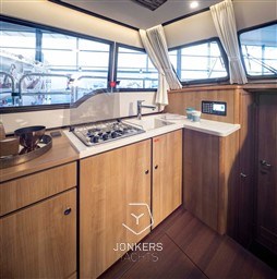 [I] jonkers_linssen-30-SL-Sedan-interieur_04.jpg