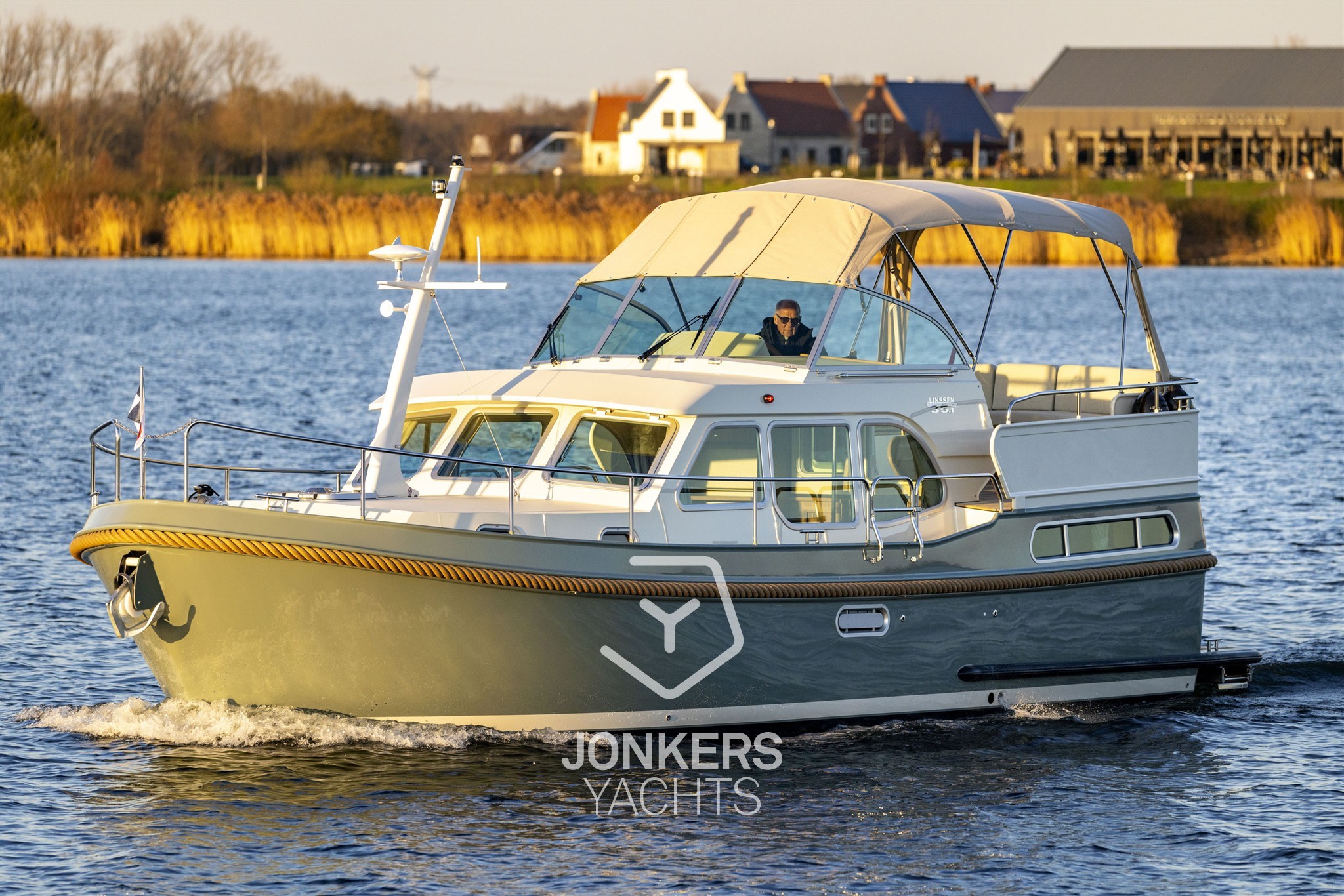 [E] Grand Sturdy 35.1 AC (4).jpg