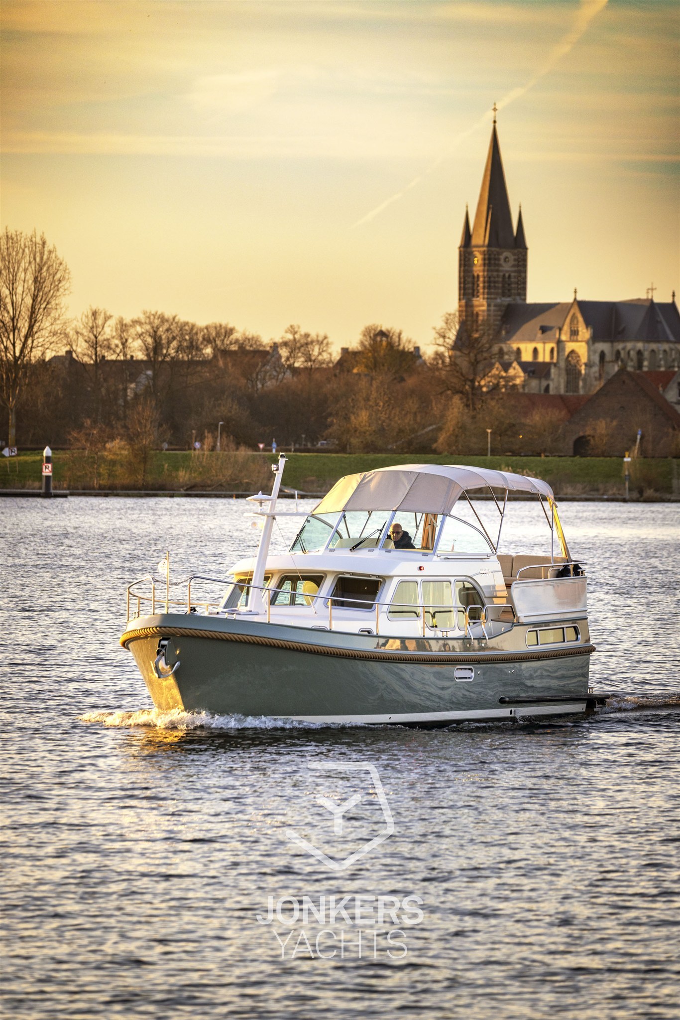 [E] Grand Sturdy 35.1 AC (8).jpg