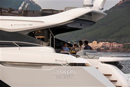 [E] Phantom_65_Exterior_4215.jpg