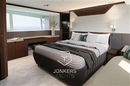 [I] Phantom_65_Interior_Walnut_CGI_08.jpg