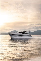 [E] Phantom_65_Exterior_5515.jpg