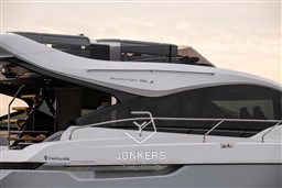 [E] Phantom_65_Exterior_4206.jpg