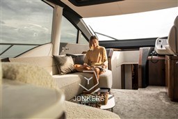 [I] Phantom_65_Interior_5077.jpg