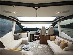 [I] Phantom_65_Interior_27616.jpg