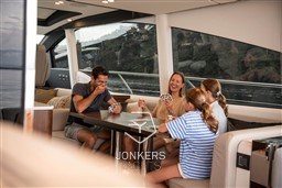 [I] Phantom_65_Interior_5149.jpg