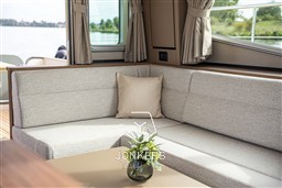 [I] Linssen Grand Sturdy 45.1 Sedan Sandstone Serenity (8).jpg