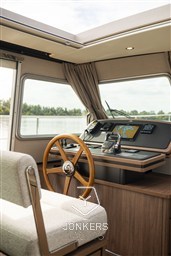 [I] Linssen Grand Sturdy 45.1 Sedan Sandstone Serenity (1).jpg