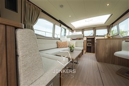 [I] Linssen Grand Sturdy 45.1 Sedan Sandstone Serenity (5).jpg