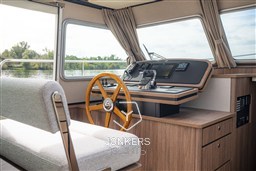 [I] Linssen Grand Sturdy 45.1 Sedan Sandstone Serenity (10).jpg