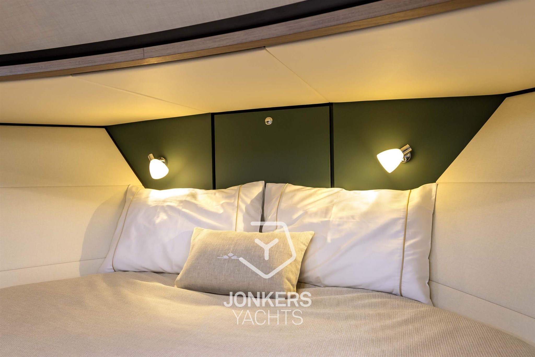 [I] Linssen Grand Sturdy 40.1 AC Mystic Green (3).jpg