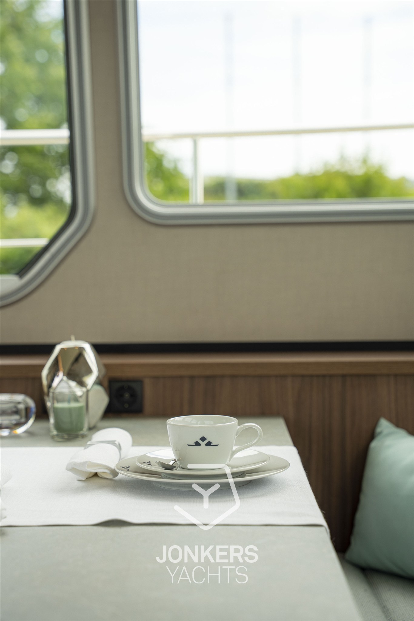 [I] Linssen Grand Sturdy 40.1 AC Mystic Green (86).jpg