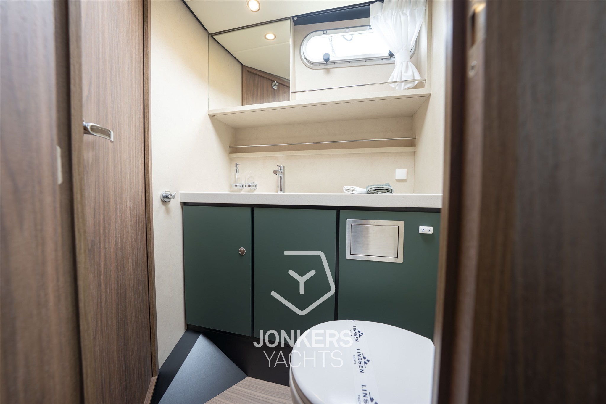 [I] Linssen Grand Sturdy 40.1 AC Mystic Green (75).jpg