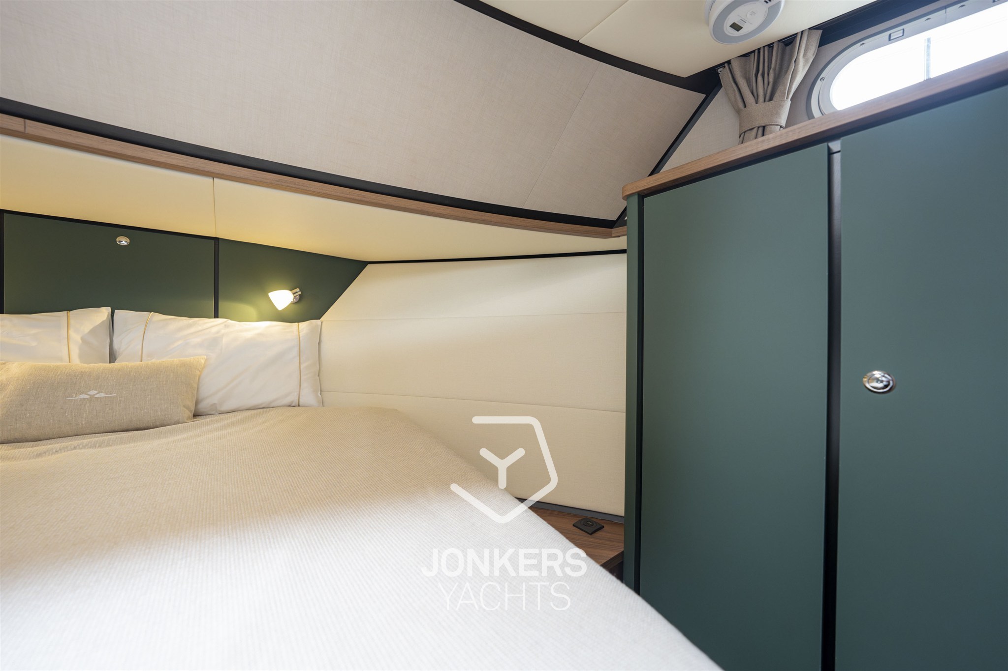 [I] Linssen Grand Sturdy 40.1 AC Mystic Green (74).jpg