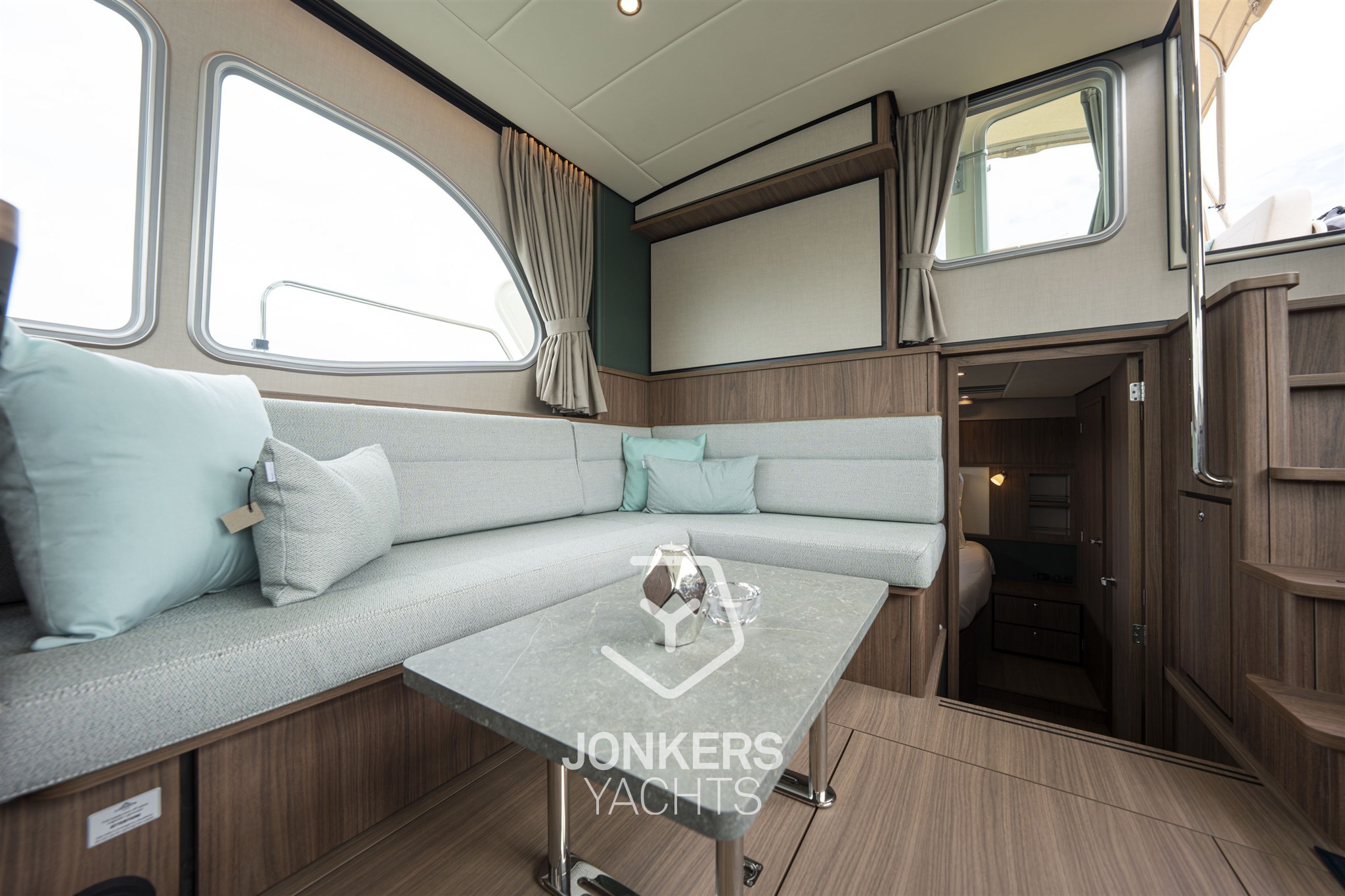 [I] Linssen Grand Sturdy 40.1 AC Mystic Green (67).jpg