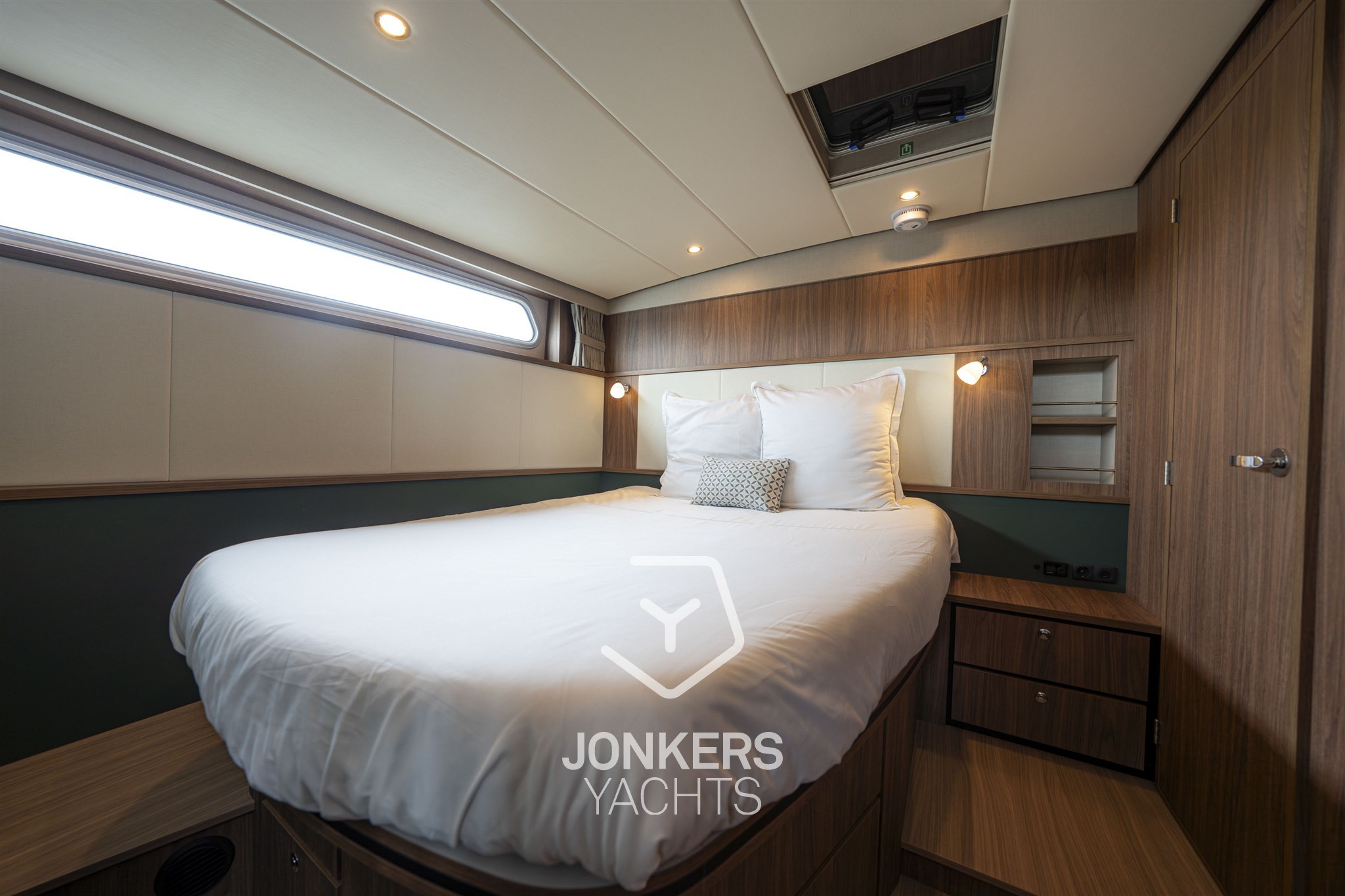 [I] Linssen Grand Sturdy 40.1 AC Mystic Green (64).jpg