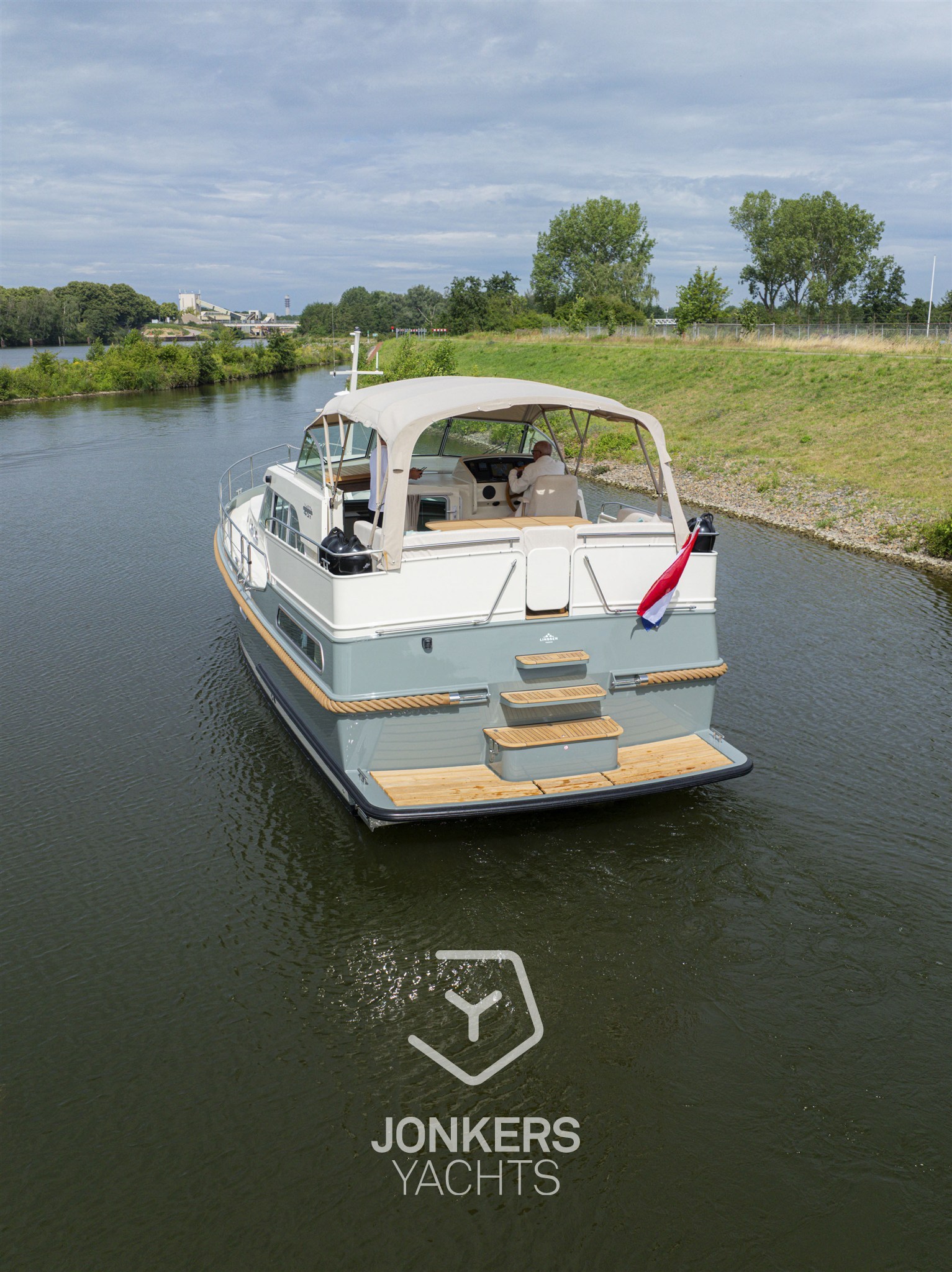 [E] Linssen Grand Sturdy 40.1 AC - Mystic Green (31).jpg