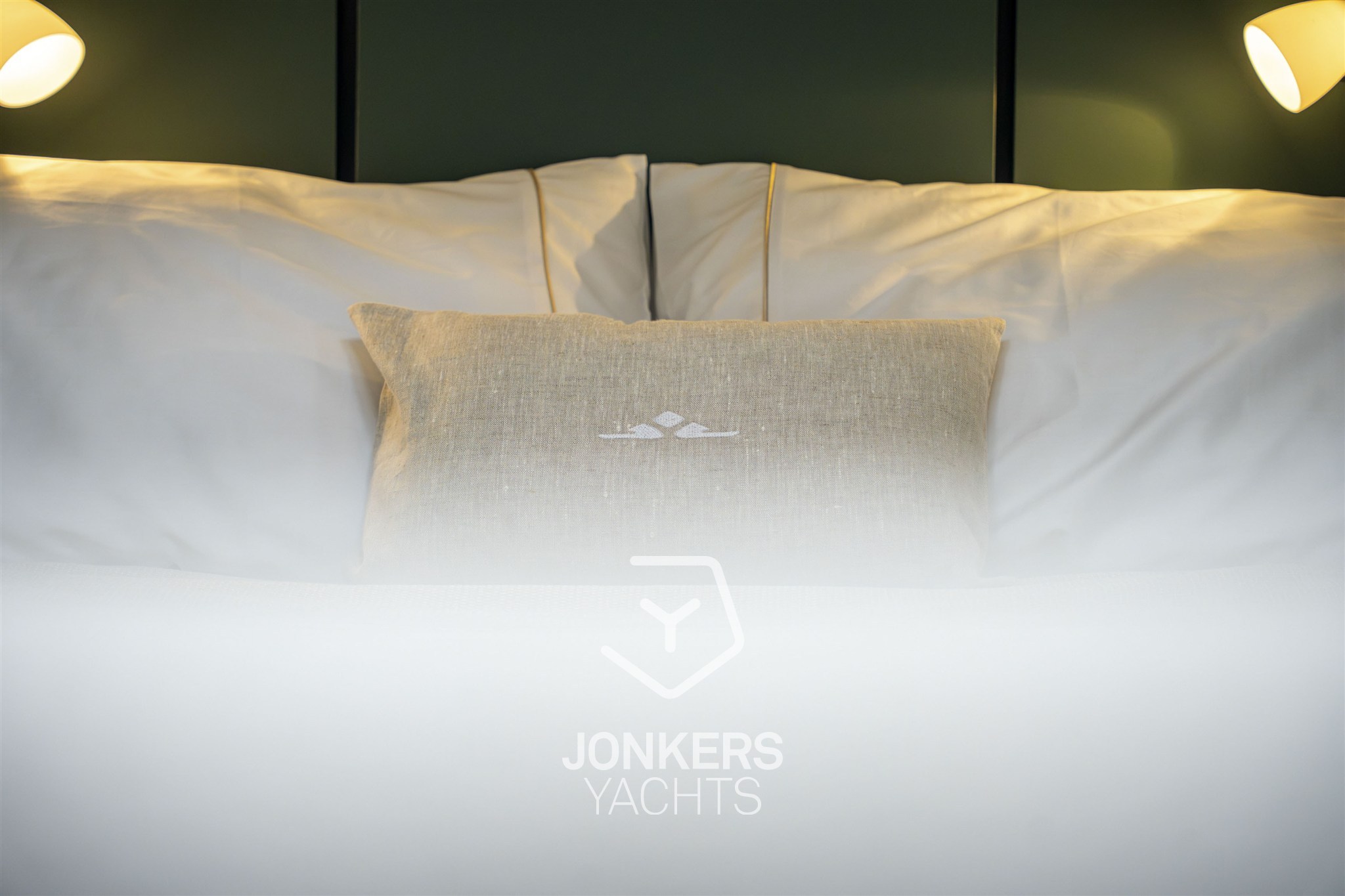 [I] Linssen Grand Sturdy 40.1 AC Mystic Green (101).jpg