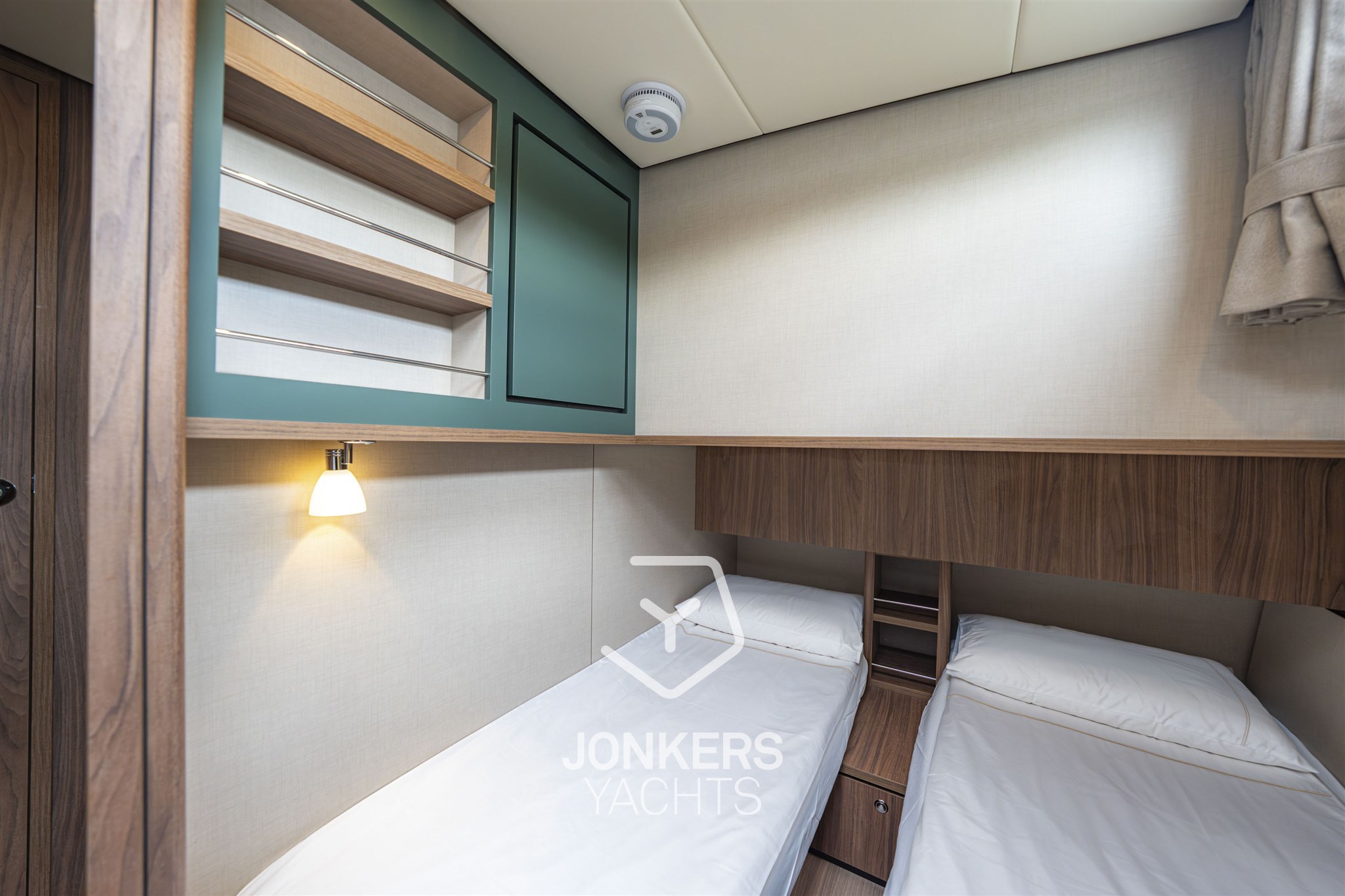 [I] Linssen Grand Sturdy 40.1 AC Mystic Green (80).jpg