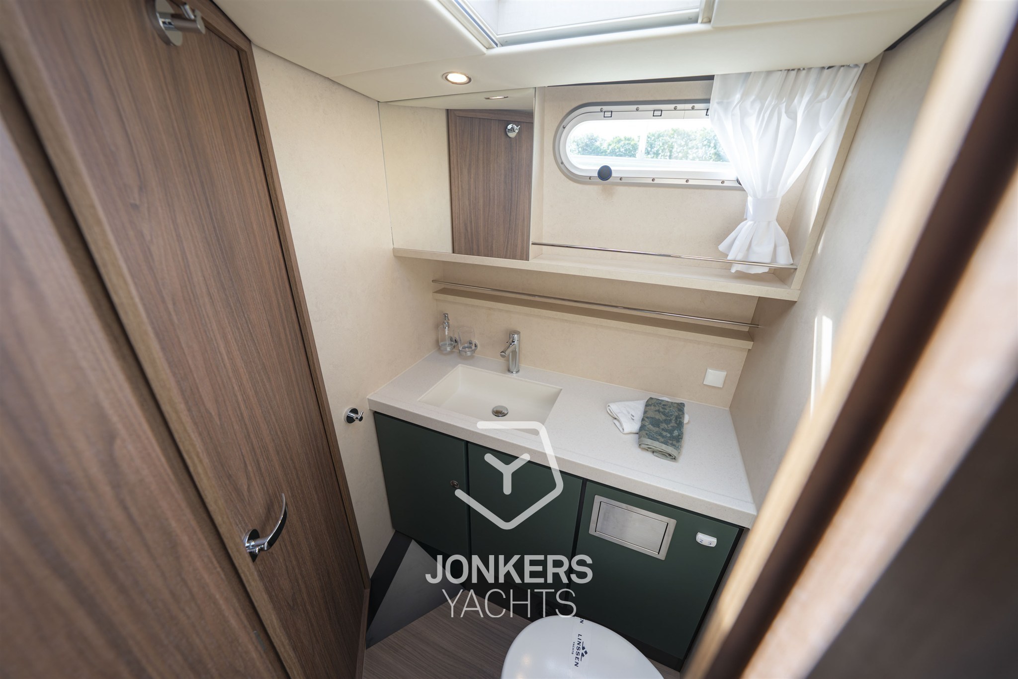 [I] Linssen Grand Sturdy 40.1 AC Mystic Green (53).jpg