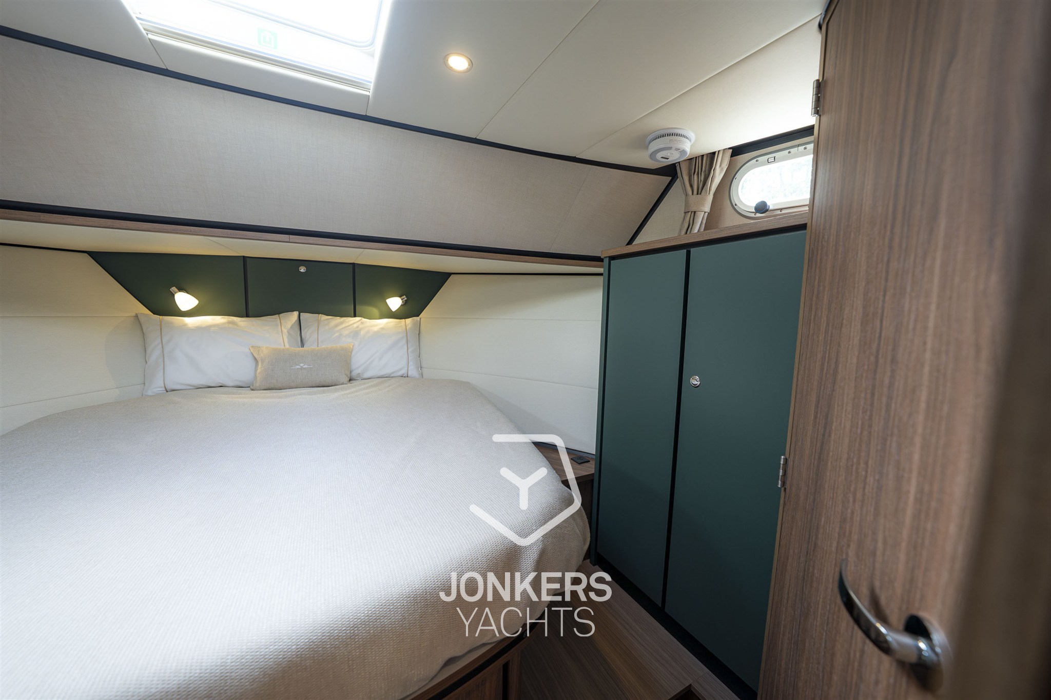 [I] Linssen Grand Sturdy 40.1 AC Mystic Green (51).jpg
